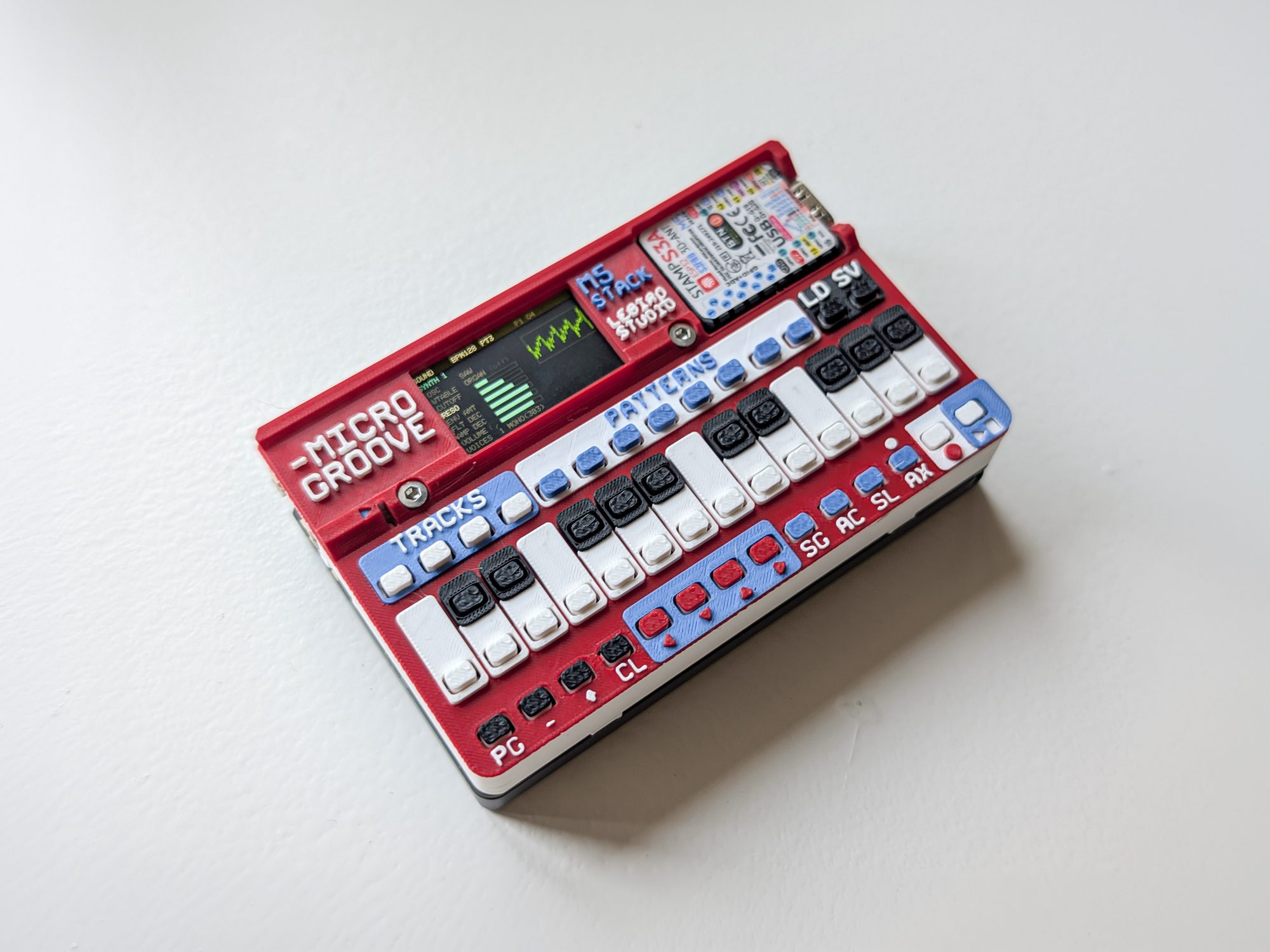 Microgroove, wallet-sized DIY groovebox with 3D-printed shell